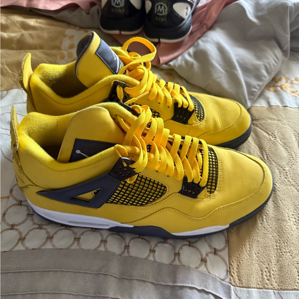 Air Jordan 4’s Lighting